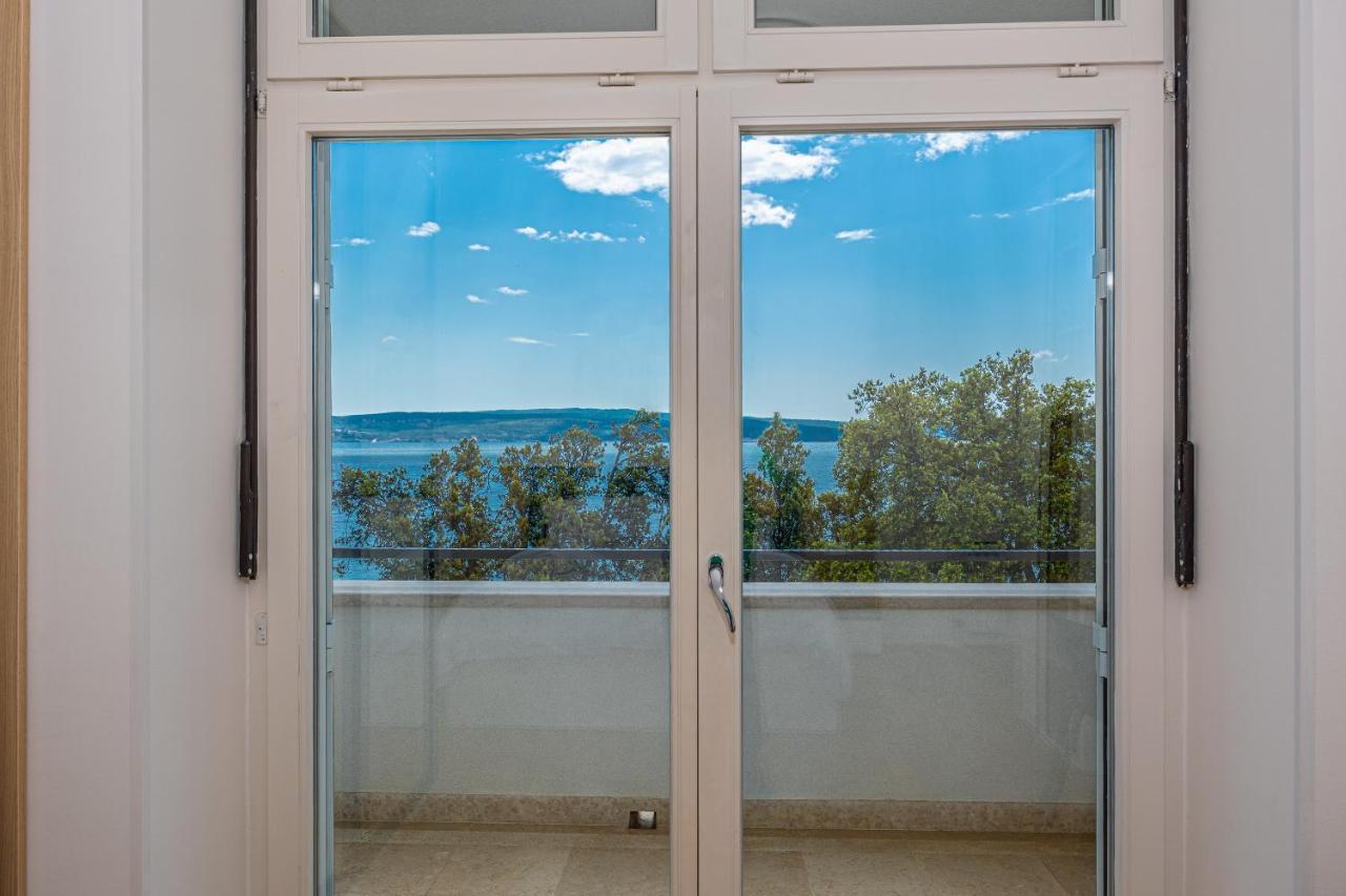 Villa Veronika Apartments Crikvenica Exterior photo